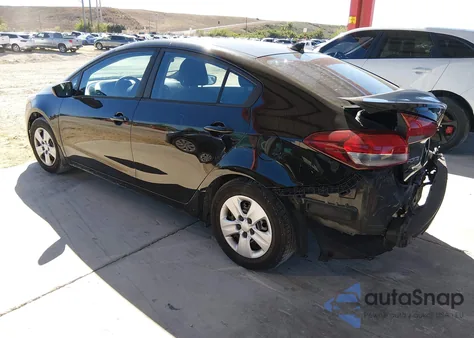 2017 Kia Forte Lx z USA, uszkodzony, nr VIN 3KPFK4A78HE028316